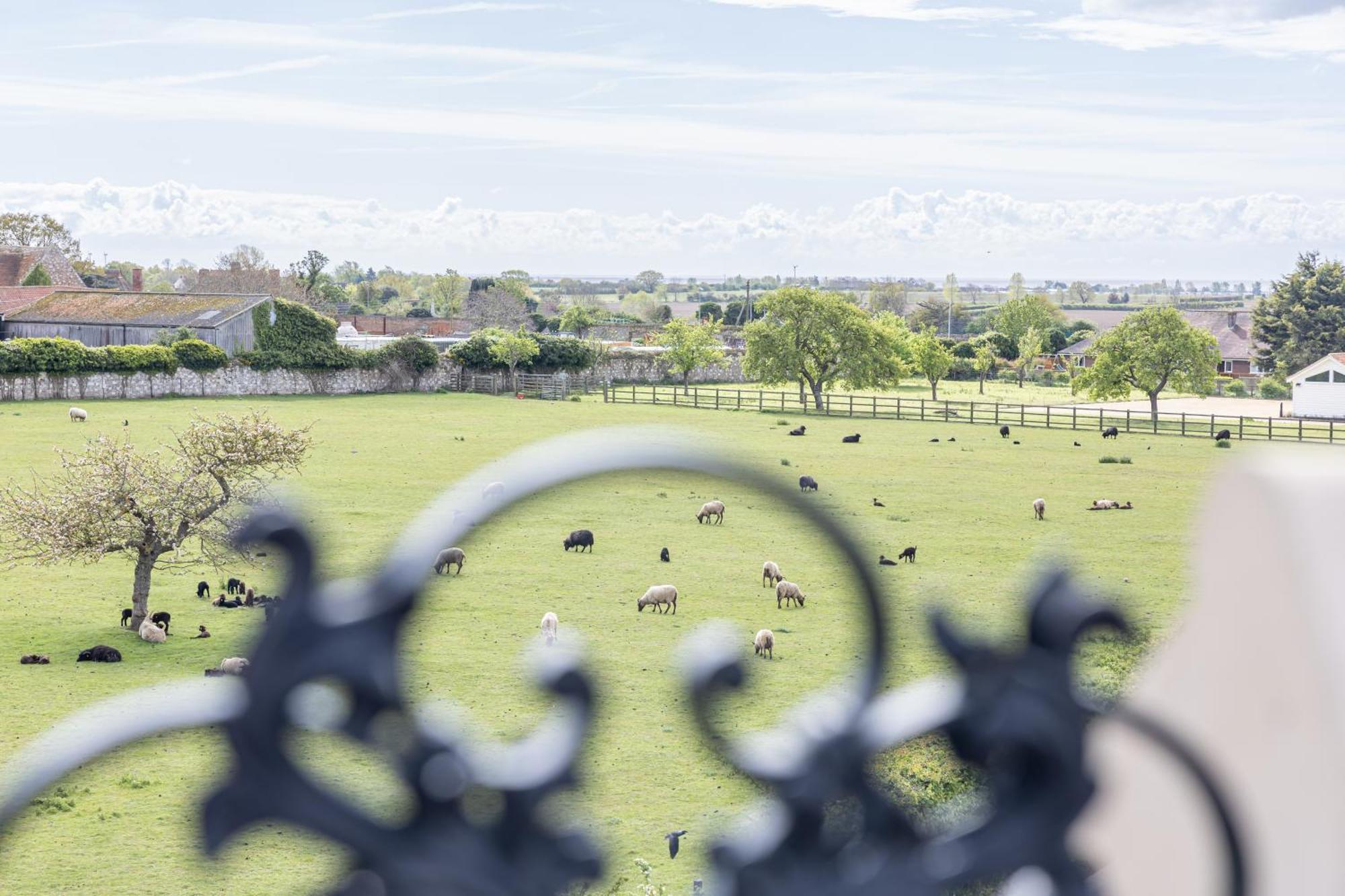 South Lodge, St Osyth Priory Saint Osyth Экстерьер фото